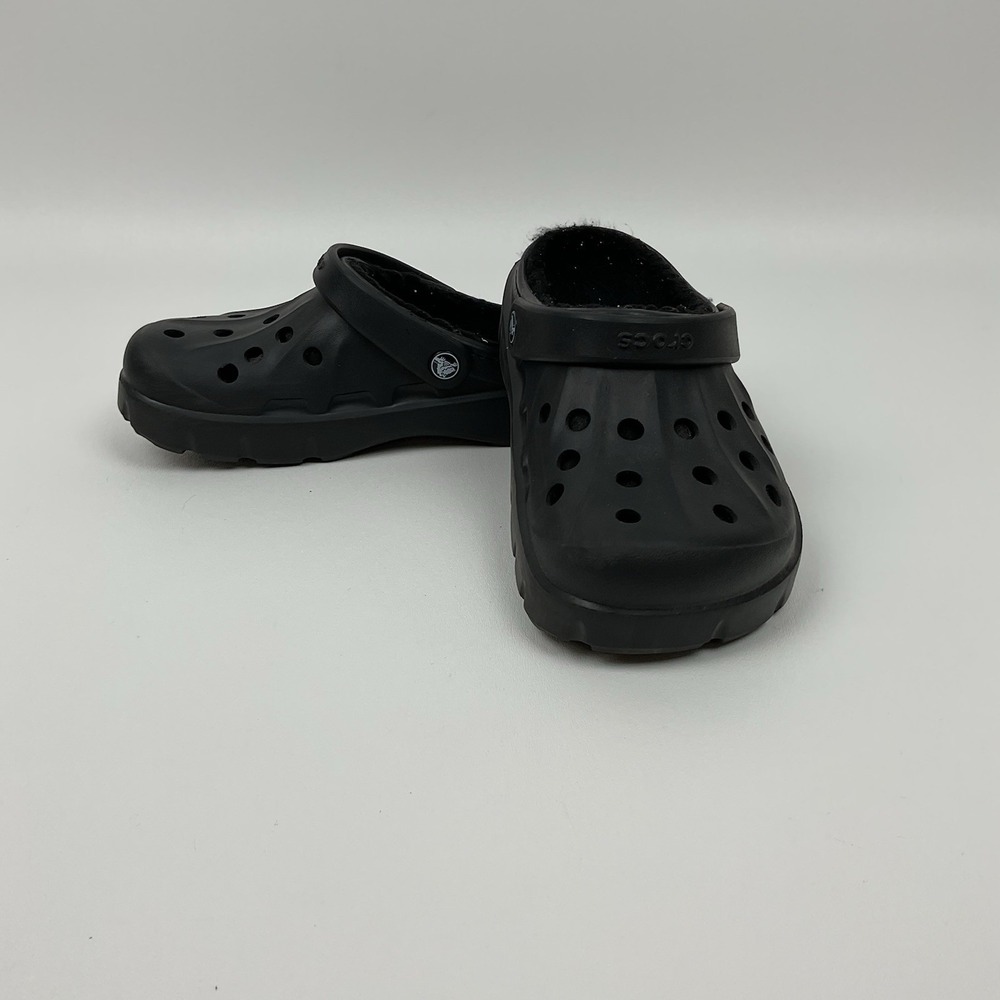 Crocs Dasher Plush Clog Size 7 5 Fleece Slippers Winter‎ Shoes Unisex Cozy